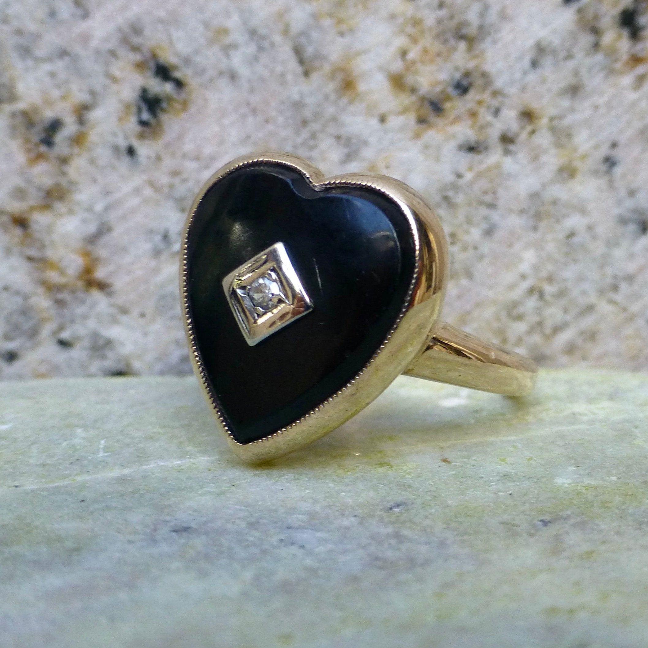 Vintage Black Onyx Heart Ring In 10 Karat Gold