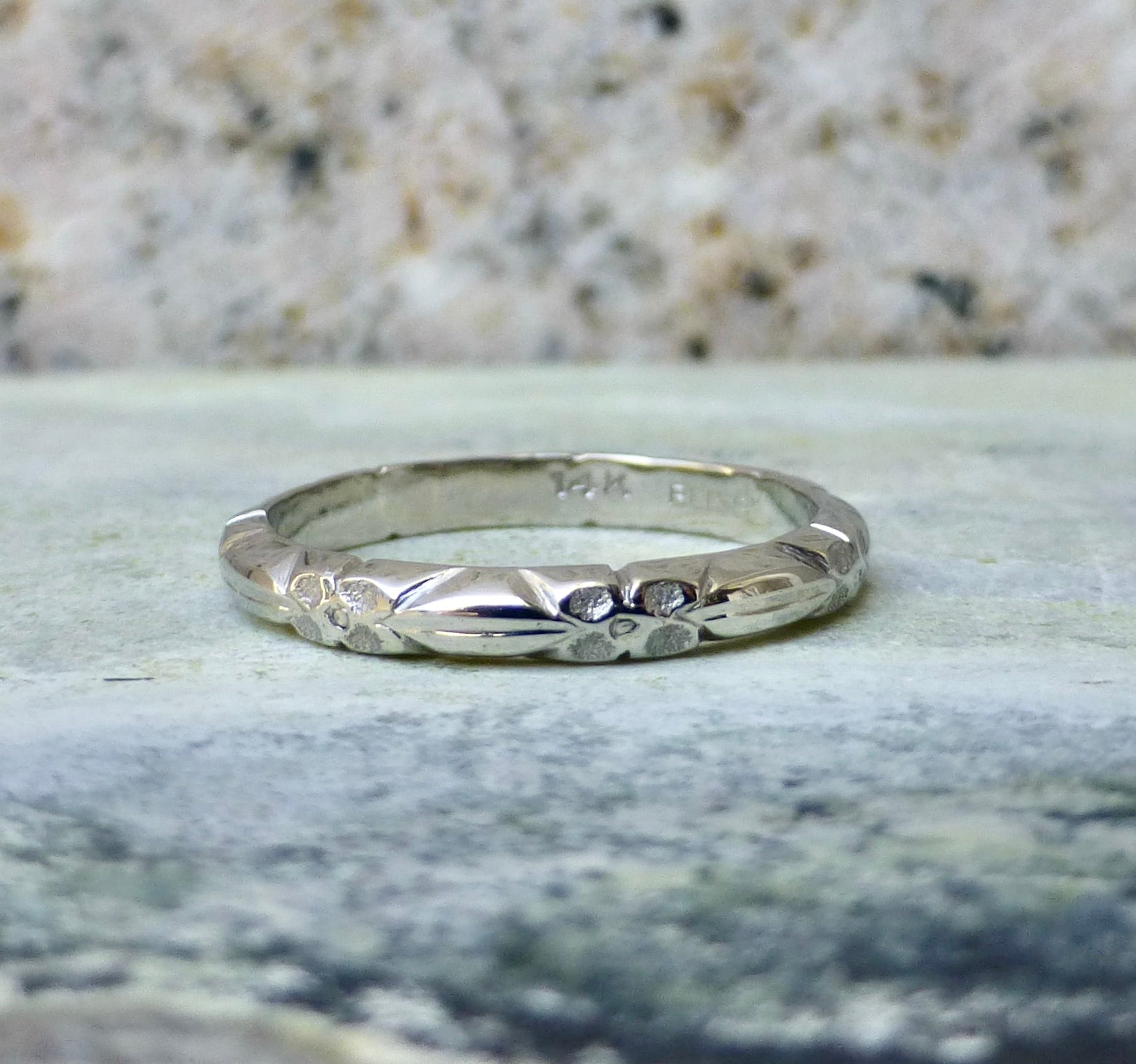 Vintage 14k White Gold Wedding Band