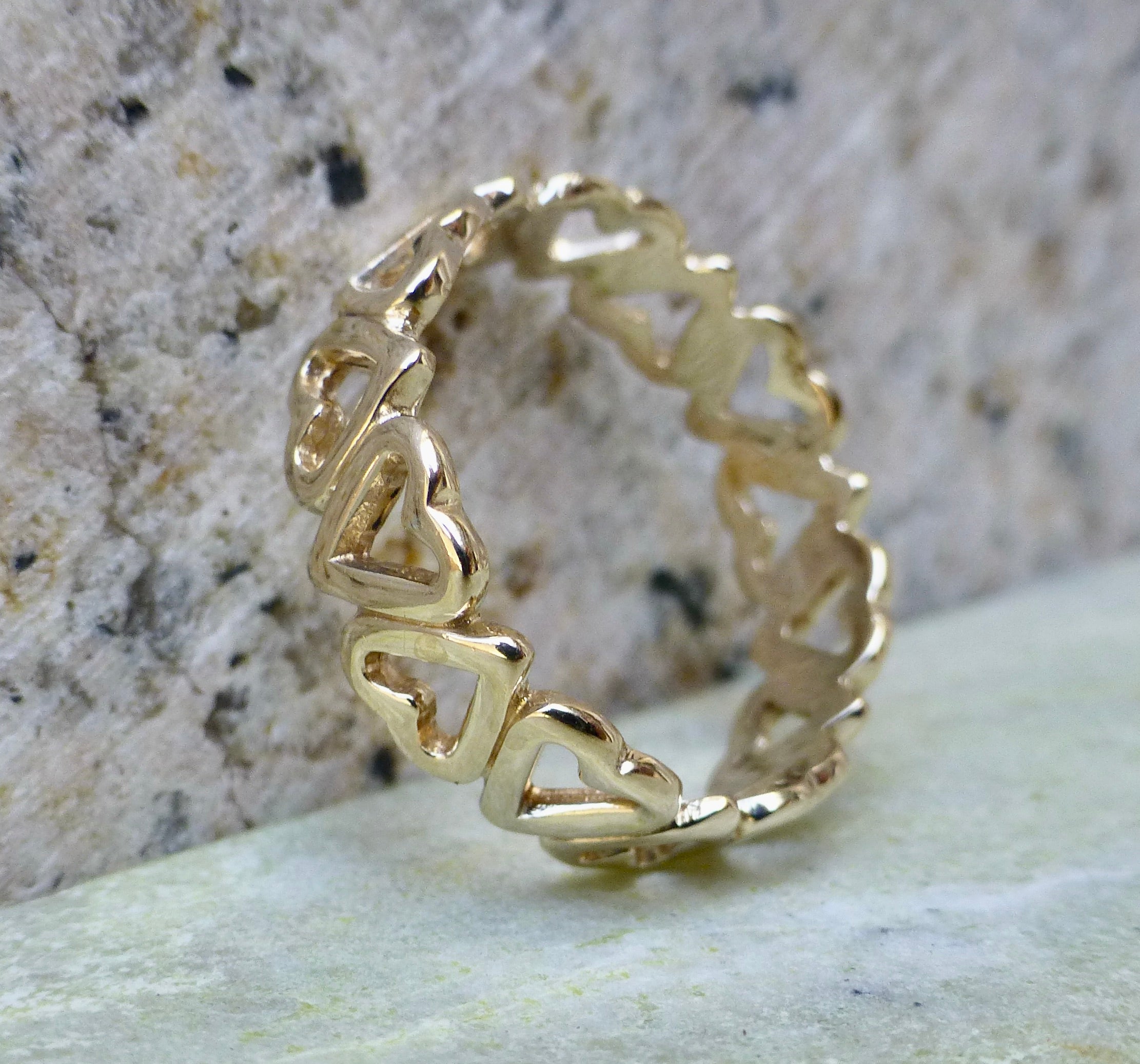 Modern Wide Women's 10k Heart Wedding Band