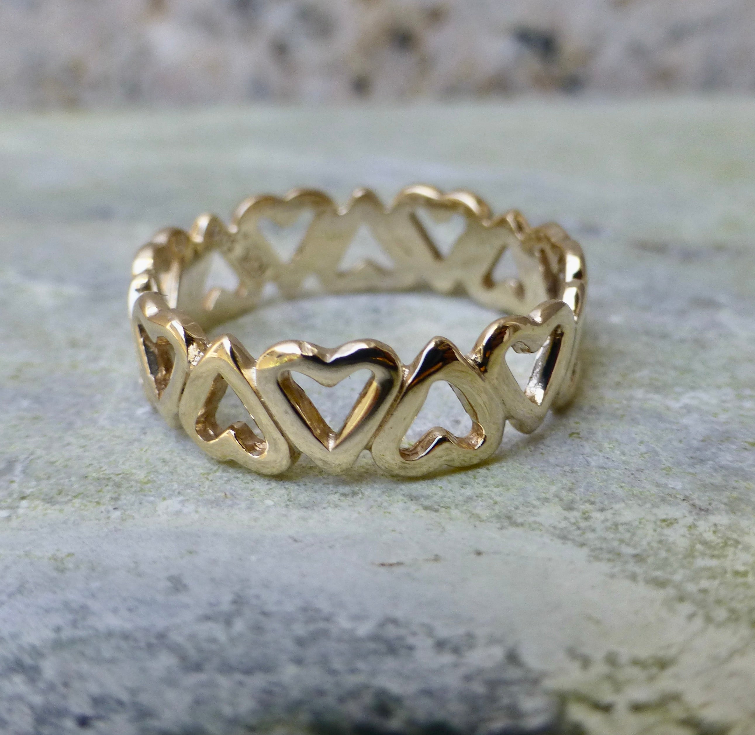 Modern Wide Women's 10k Heart Wedding Band