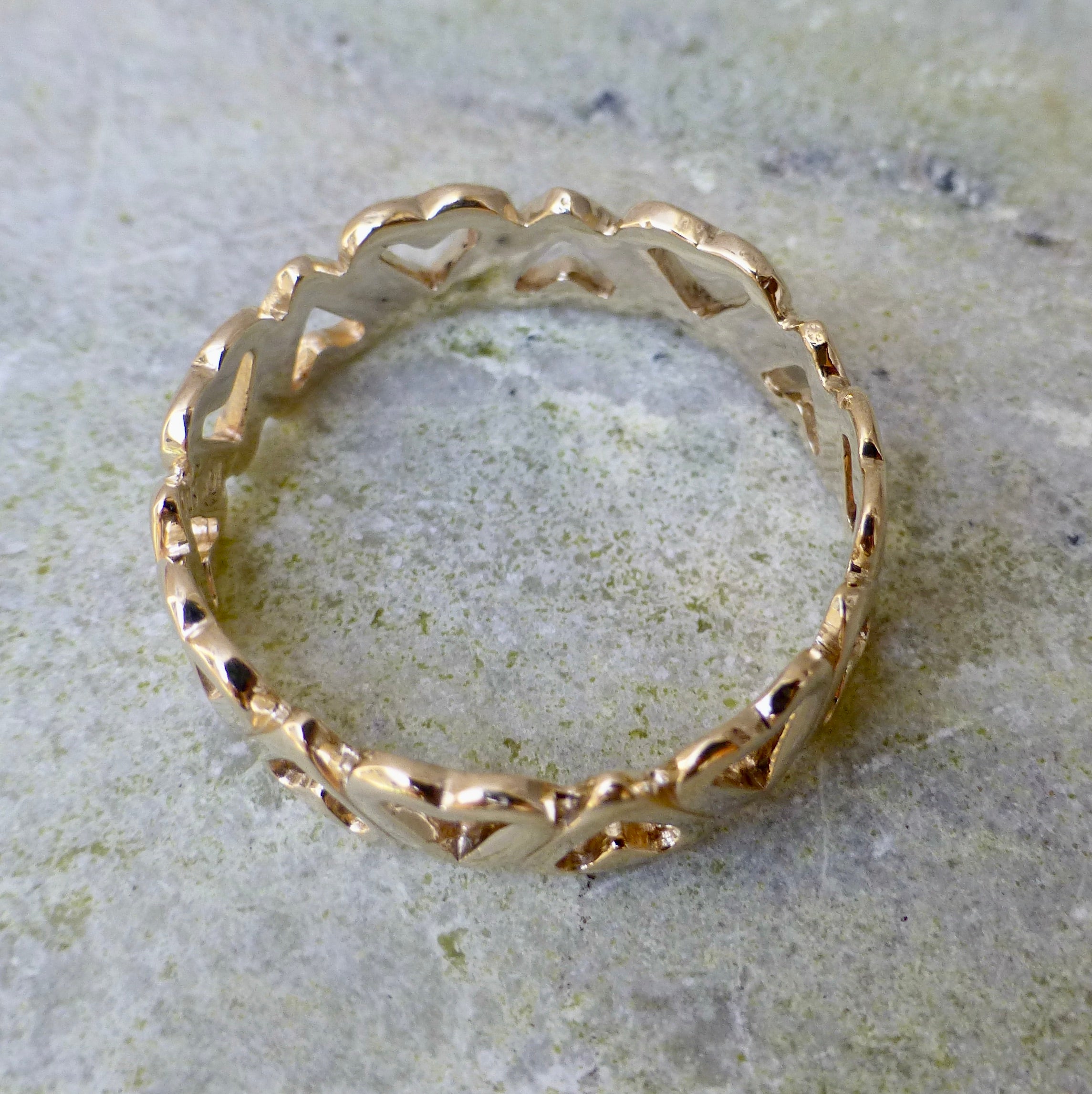 Modern Wide Women's 10k Heart Wedding Band