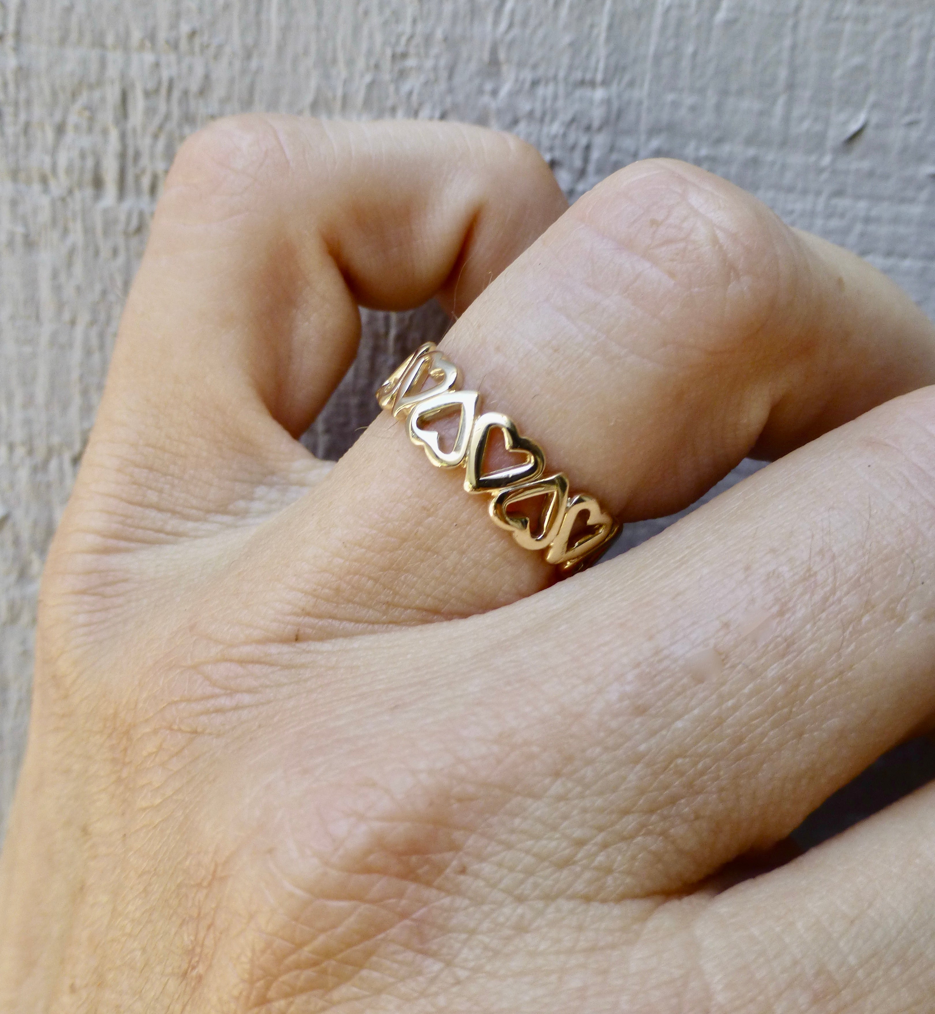 Modern Wide Women's 10k Heart Wedding Band