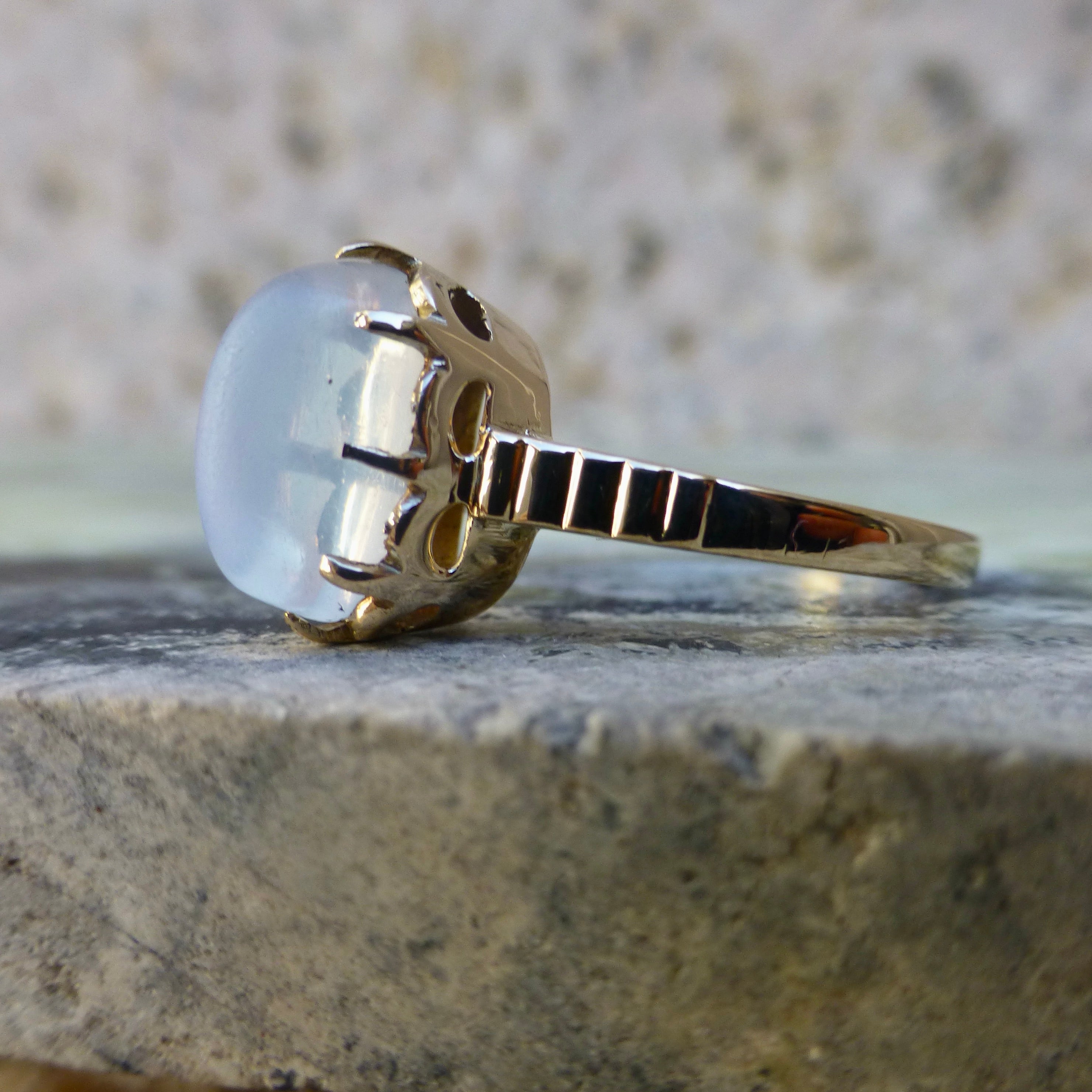Retro Moonstone Ring In 18 Karat Gold