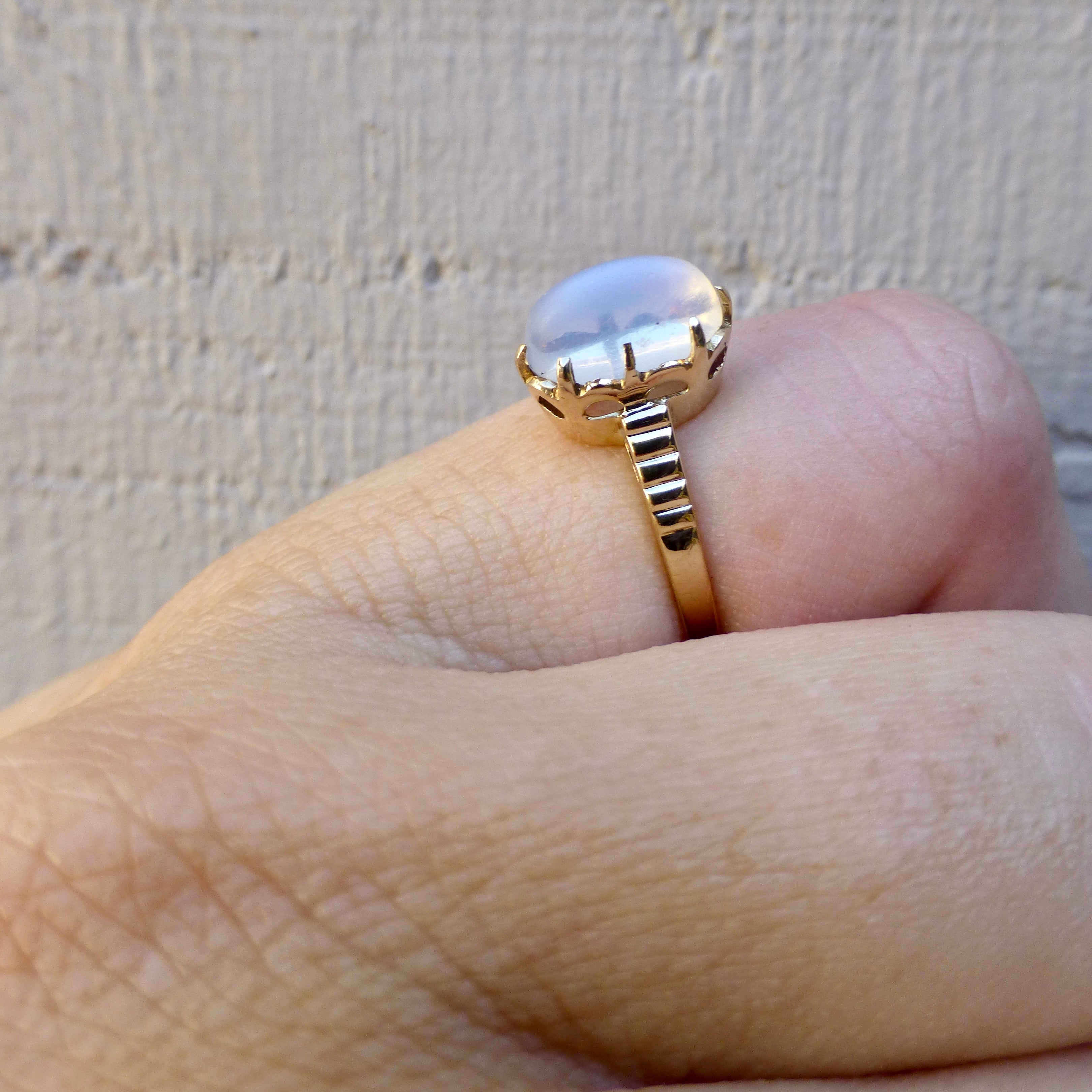 Retro Moonstone Ring In 18 Karat Gold