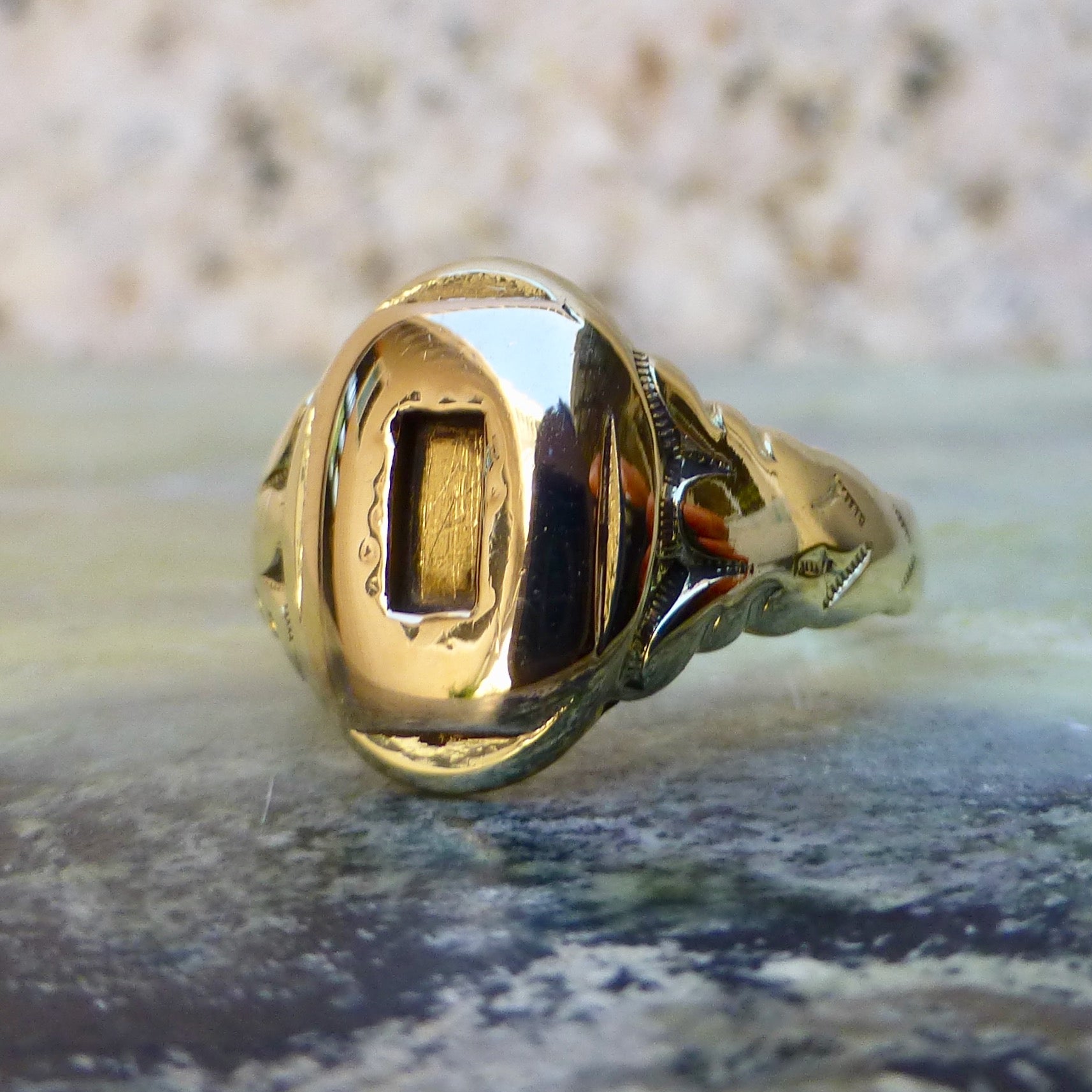 Art Nouveau Women's 10k Gold "O" Signet Ring