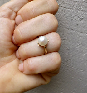 Mid-Century Modern Pearl Ring In 14 Karat Gold